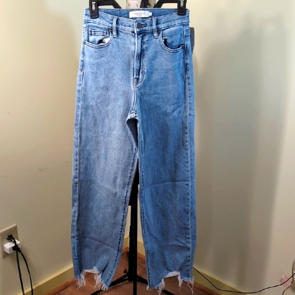 Frayed Hem Light Blue Women's Jeans - Picture 11 of 16